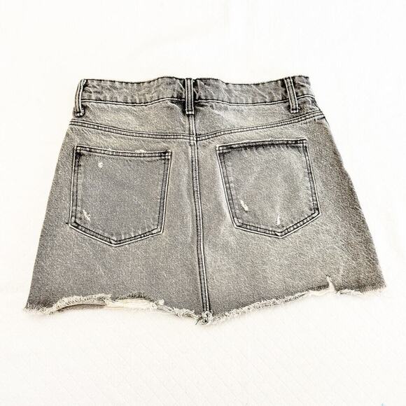 Zara Gray Charcoal Denim Mini Skirt Frayed Edge Hem Size Small MINT - Picture 2 of 5